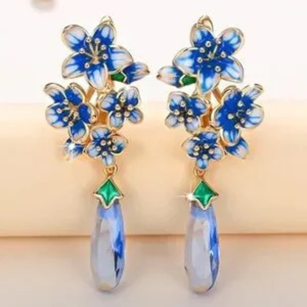 Gorgeous Enamel Flower Earrings Blue Floral